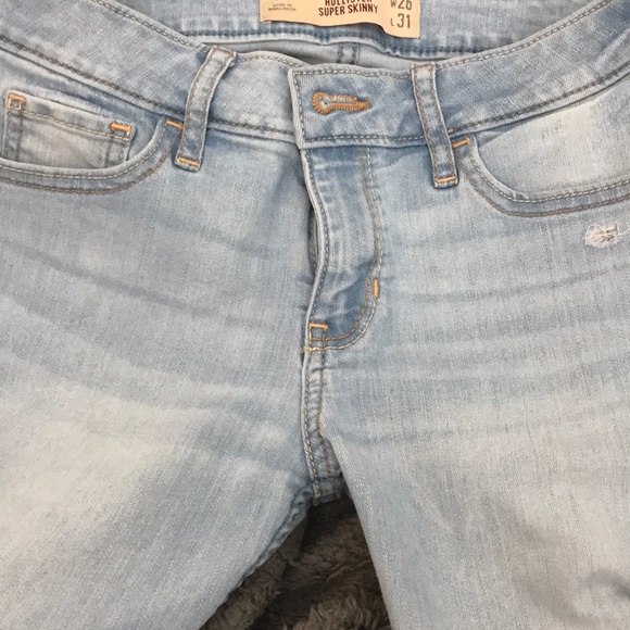 Hollister light wash super skinny jeans - Picture 3 of 3